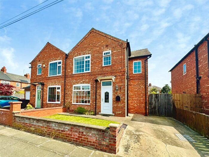 3 Bedroom Semi-Detached House For Sale In Holmlands Road, Darlington, DL3