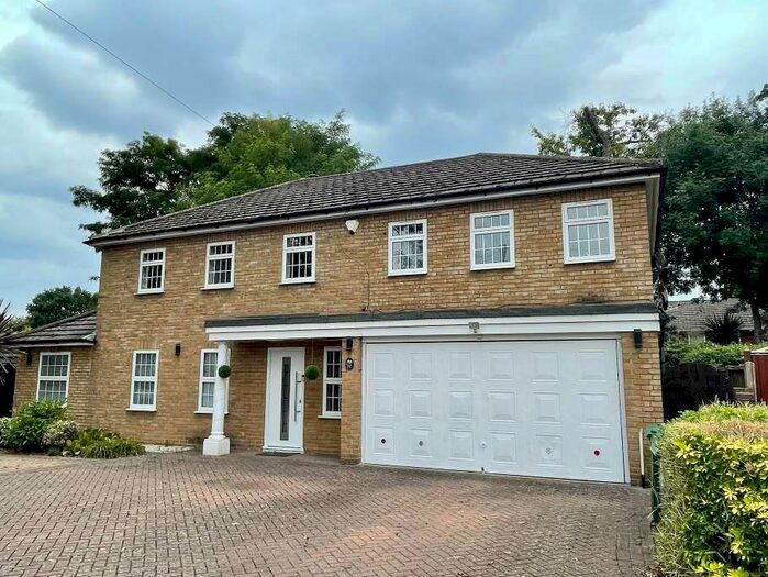 4 Bedroom Detached House To Rent In Green Street, Sunbury On Thames, TW16