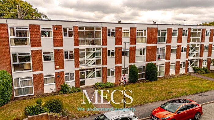 2 Bedroom Flat For Sale In Wentworth Road, Birmingham, West Midlands, B17