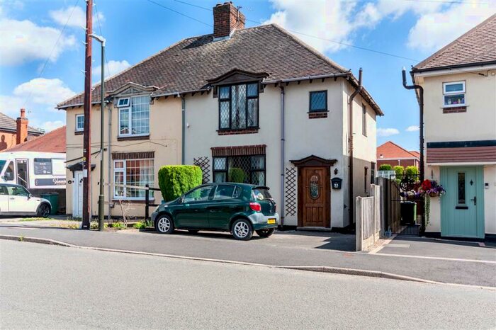 3 Bedroom Semi-Detached House To Rent In Waingroves Road, Ripley, DE5