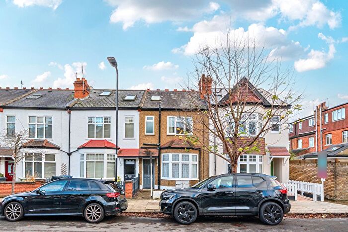 2 Bedroom Flat For Sale In Hollies Road, London, W5