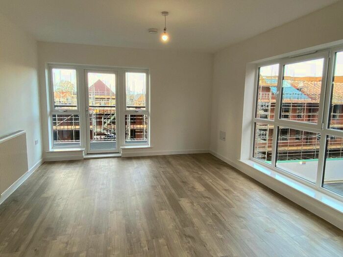 2 Bedroom Flat To Rent In Scarlet House, Thimble Crescent, Wallington, London, London, SM6