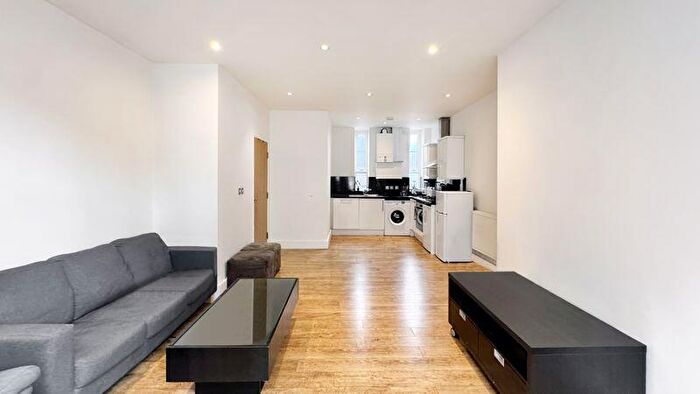 2 Bedroom Apartment For Sale In Clasketgate, Lincoln, LN2