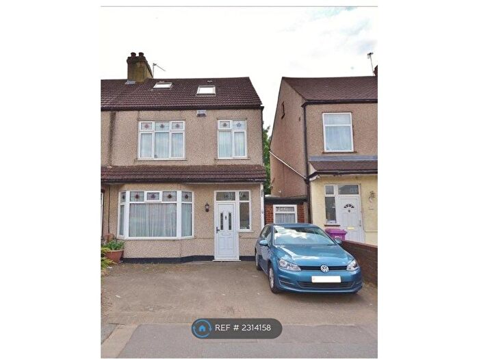4 Bedroom Terraced House To Rent In Barkingside, Barkingside, IG6
