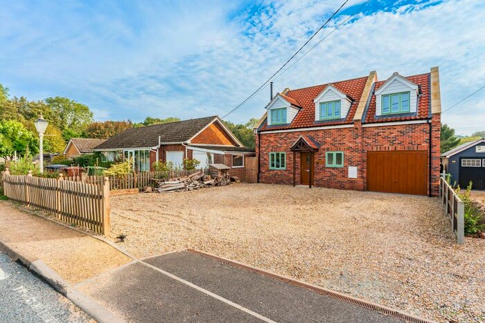 4 Bedroom Detached House For Sale In Fakenham Road, East Bilney, Dereham, NR20