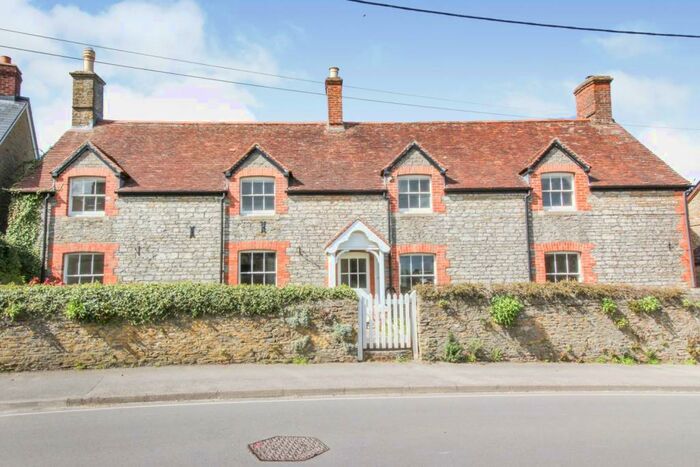 5 Bedroom Detached House To Rent In Station Road, Stalbridge, Sturminster Newton, Dorset, DT10