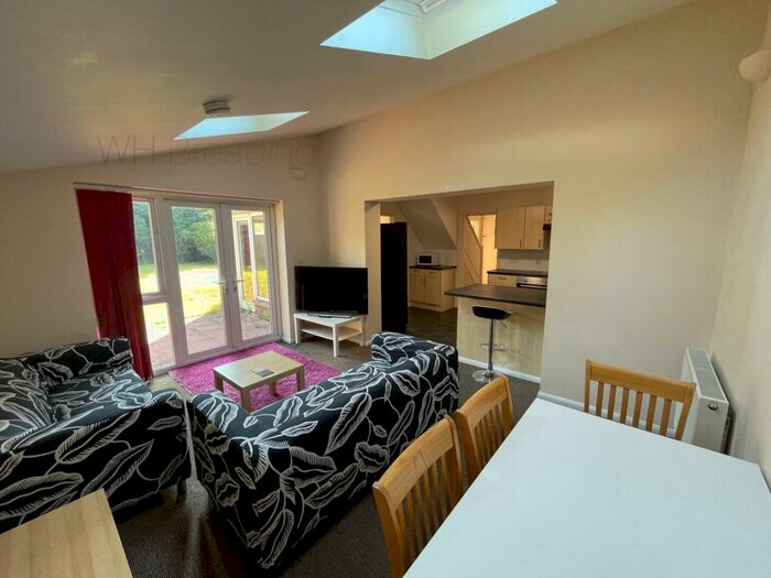 6 Bedroom House To Rent In Randolph Close, Canterbury, CT1