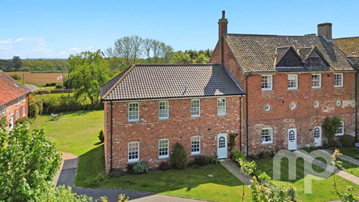 4 Bedroom Semi-Detached House For Sale In St Georges, Wicklewood, NR18