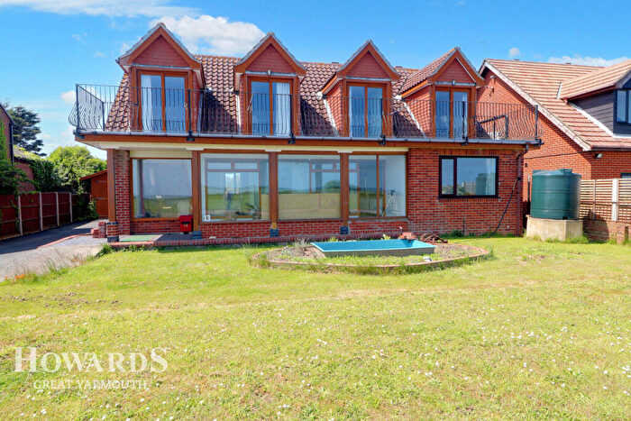 5 Bedroom Detached House For Sale In The Esplanade, Scratby, NR29