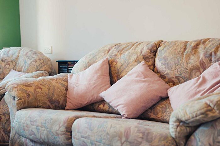 1 Bedroom Flat For Sale In East Street, Rochford, SS4