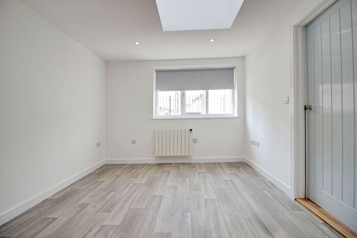 1 Bedroom Flat To Rent In Maxwell Street, Swindon, SN1