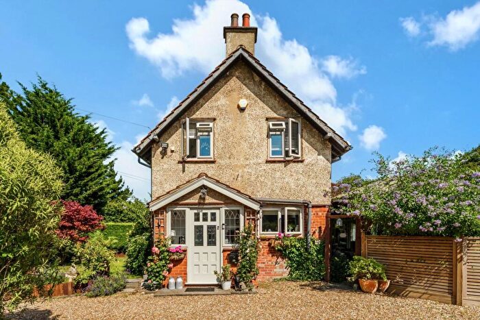 2 Bedroom Semi-Detached House For Sale In Babylon Lane, Lower Kingswood, KT20