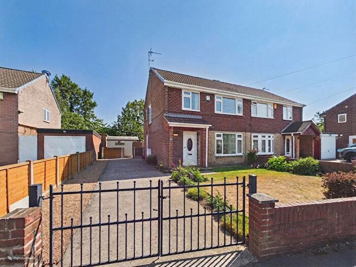 3 Bedroom Semi Detached House For Sale In Cleveland Avenue, Knottingley, WF11