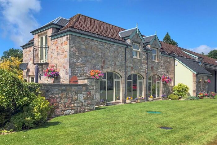 4 Bedroom Detached House For Sale In Dollarfield Farm Steading, Dollarfield, FK14