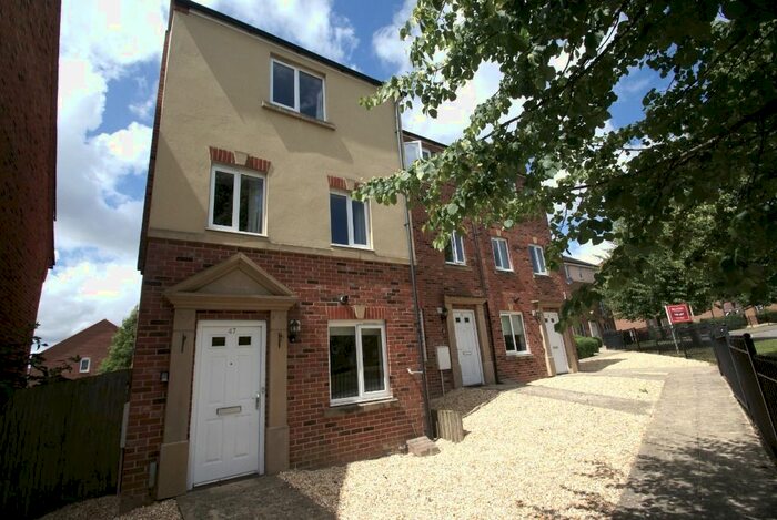 4 Bedroom End Of Terrace House To Rent In Pasture Walk, Augusta Park, Andover, SP11