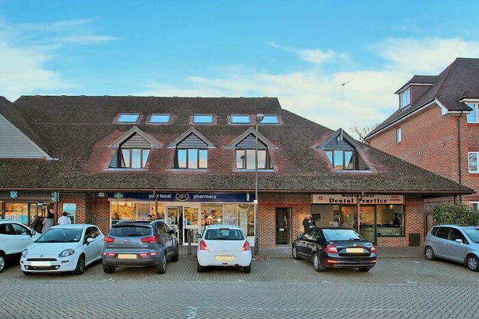 2 Bedroom Duplex To Rent In Maidenbower Square, Maidenbower, Crawley, RH10