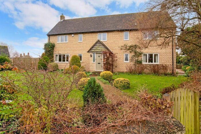 4 Bedroom Detached House For Sale In Southrop, Lechlade, GL7