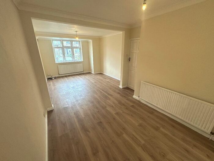 3 Bedroom Terraced House To Rent In Aldridge Avenue, Enfield, EN3