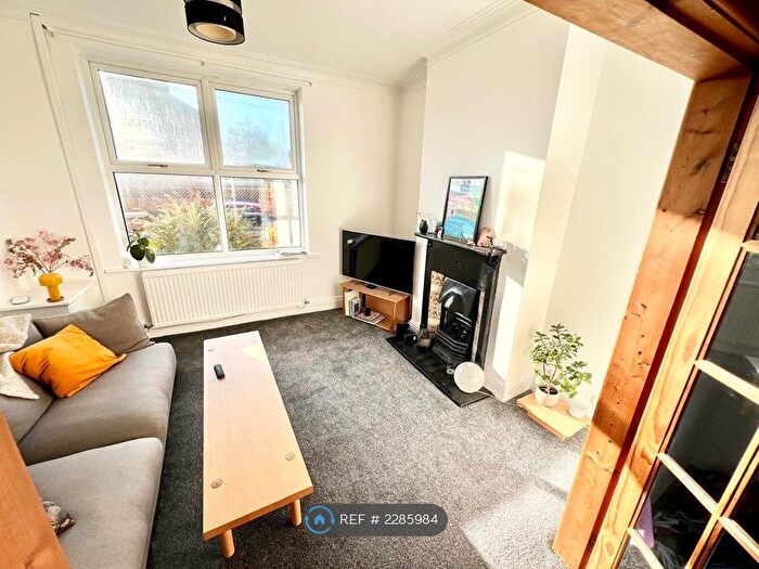 2 Bedroom Terraced House To Rent In Heaton Moor, Heaton Moor, SK4