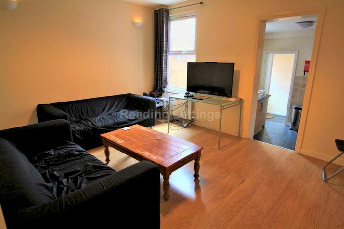 4 Bedroom House To Rent In Highgrove Street, Reading, RG1