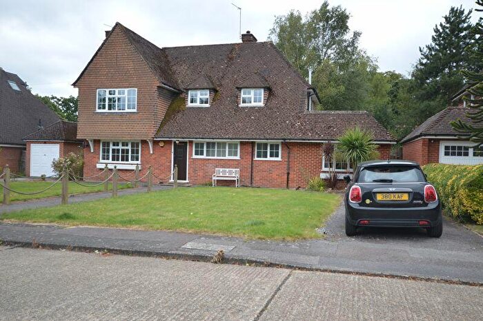 4 Bedroom Detached House To Rent In Pinewood Close, Iver, SL0