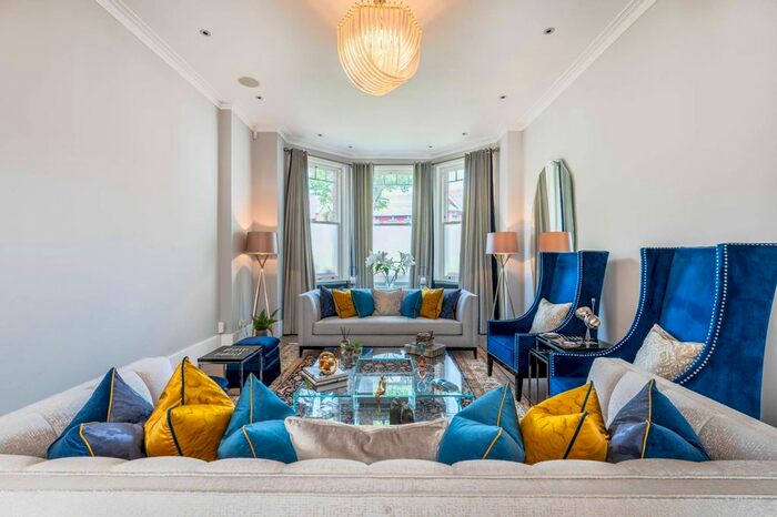 6 Bedroom Property To Rent In Walm Lane, Mapesbury Estate, London, NW2