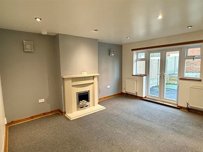 Semi-Detached House To Rent In Orchard Road, Kirkby-In-Ashfield, Nottingham, NG17