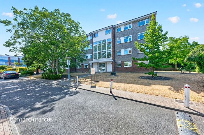 2 Bedroom Flat For Sale In St. James Road, Sutton, SM1