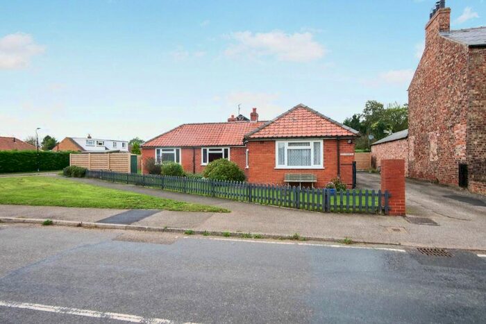 3 Bedroom Detached Bungalow For Sale In Murton Garth, Murton, York, YO19