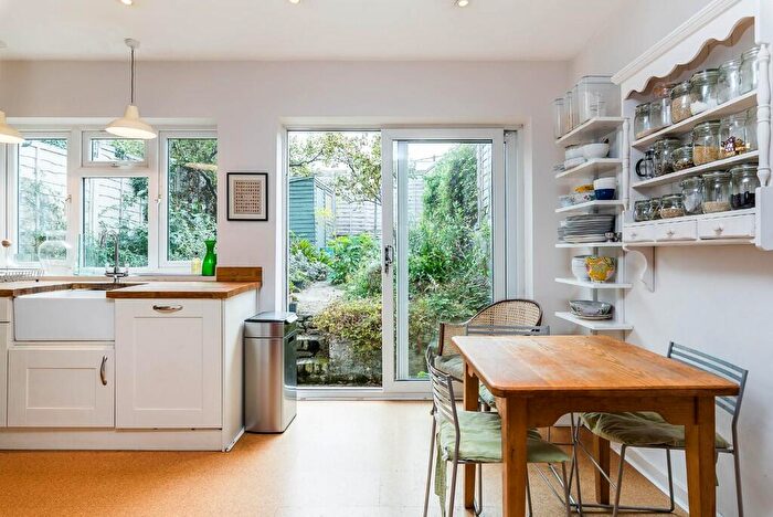 4 Bedroom Terraced House For Sale In Southwell Road, London, SE5
