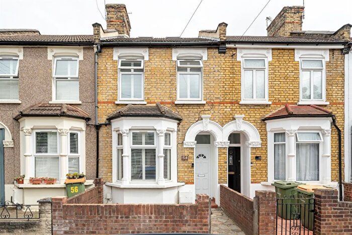 3 Bedroom Terraced House For Sale In Sutton Court Road, Plaistow, E13