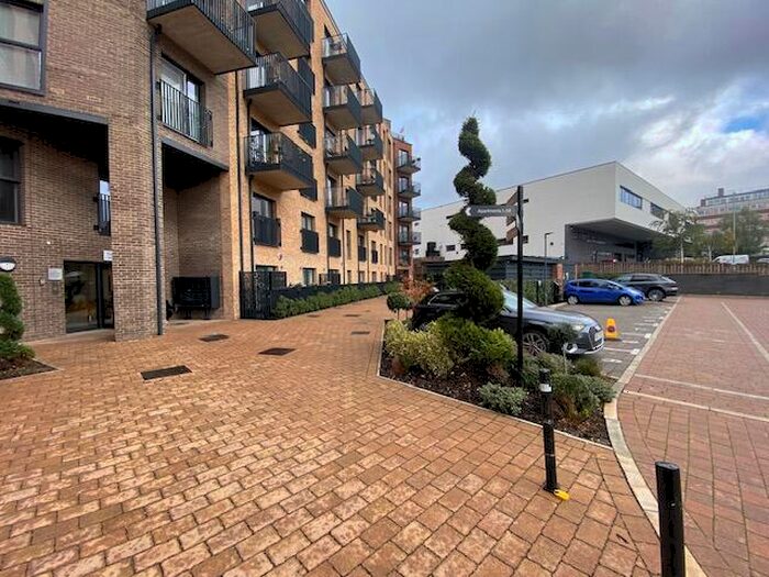2 Bedroom Apartment To Rent In Dacorum Way, Hemel Hempstead, HP1