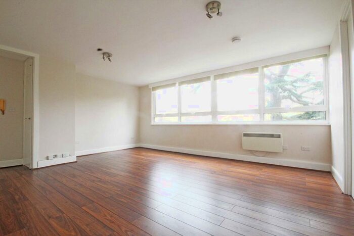Studio To Rent In Hornsey Lane, London, N6