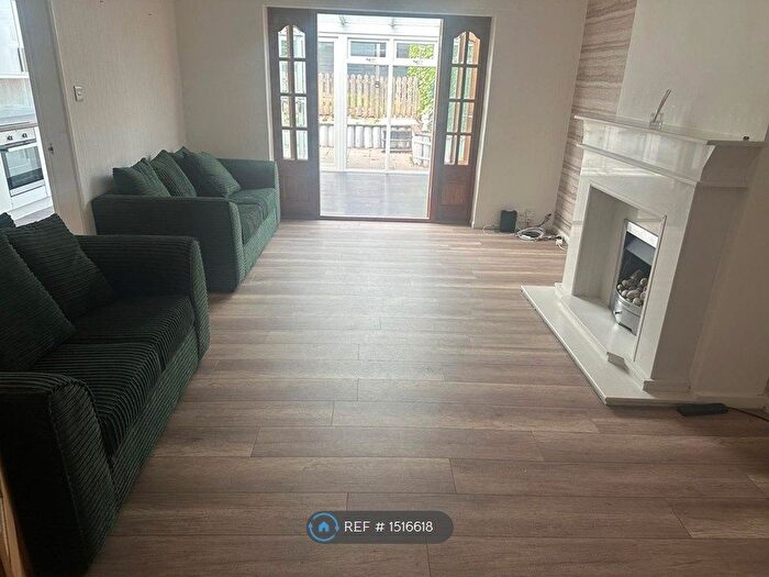 3 Bedroom Terraced House To Rent In Beacon Road, Great Barr, Birmingham, B43