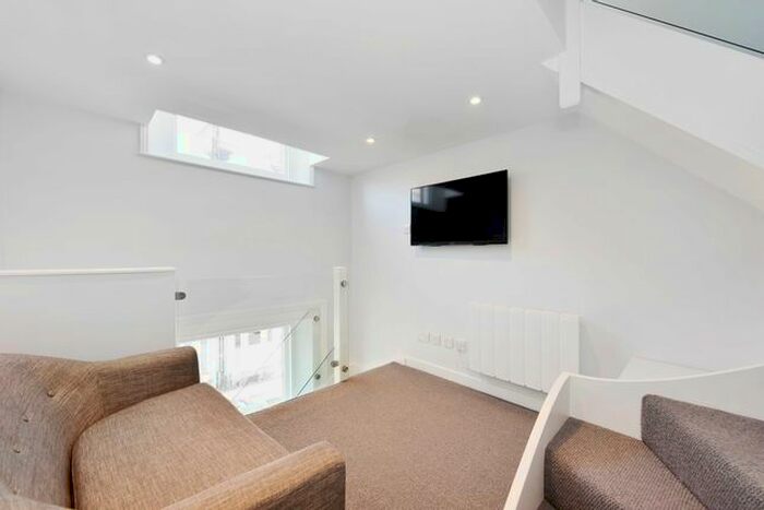 1 Bedroom Flat To Rent In Harrington Gardens, SW7