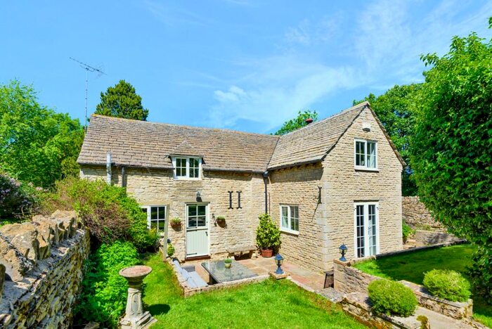 3 Bedroom Detached House For Sale In South Cerney, Cirencester, GL7