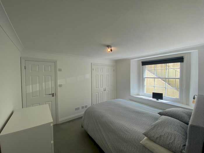 2 Bedroom Flat To Rent In Grosvenor Square, Southampton, SO15