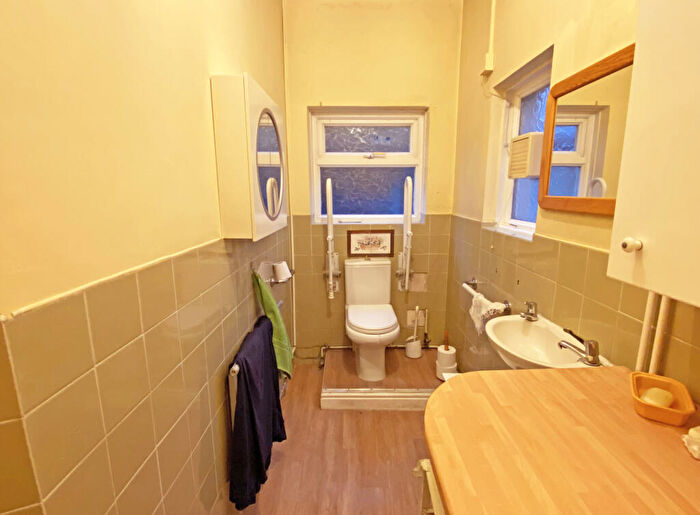 5 Bedroom Semi-Detached House For Sale In Bedwlwyn Road, Ystrad Mynach, Hengoed, CF82 - Photo 8