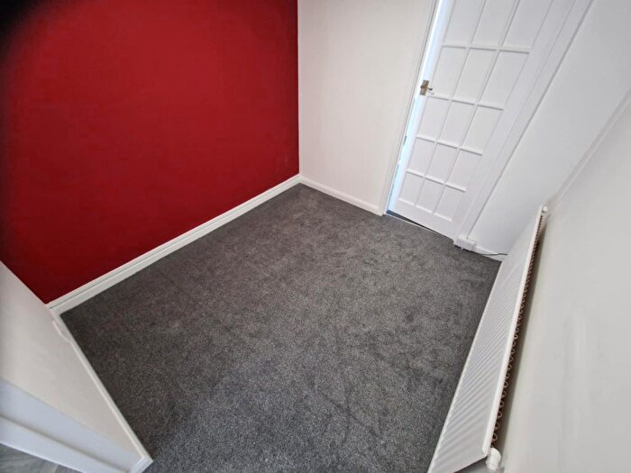 1 Bedroom Flat To Rent In Harrogate Road, Bradford, BD2