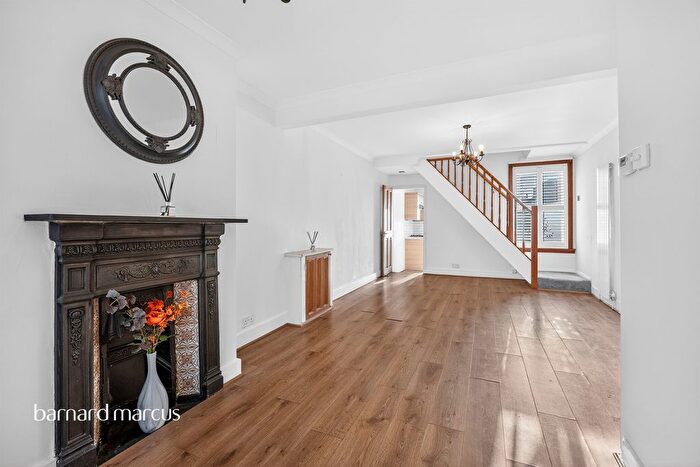 2 Bedroom Terraced House For Sale In Beaconsfield Road, Croydon, CR0