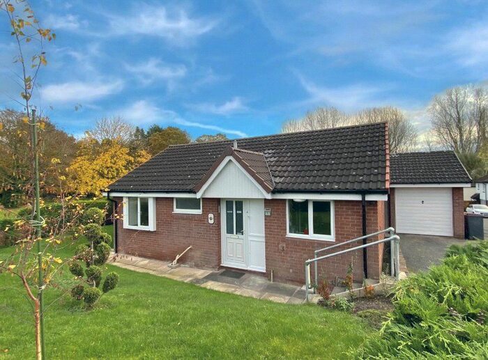 Houses for sale & to rent in TF1 6NA, Leegate Avenue, Hadley