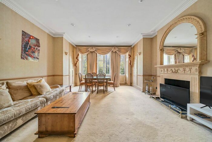 3 Bedroom Flat To Rent In Albert Hall Mansions, Knightsbridge, London, SW7
