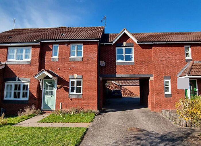 2 Bedroom Mews To Rent In Faulconbridge Way, Heathcote, Warwick, CV34