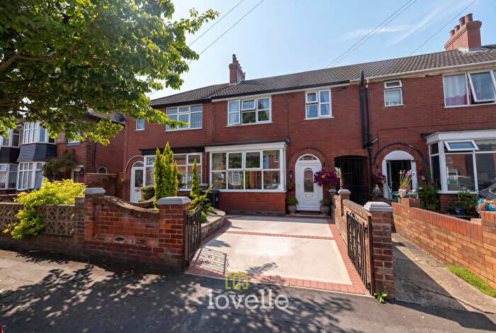 3 Bedroom Terraced House For Sale In Campden Crescent, Cleethorpes, DN35
