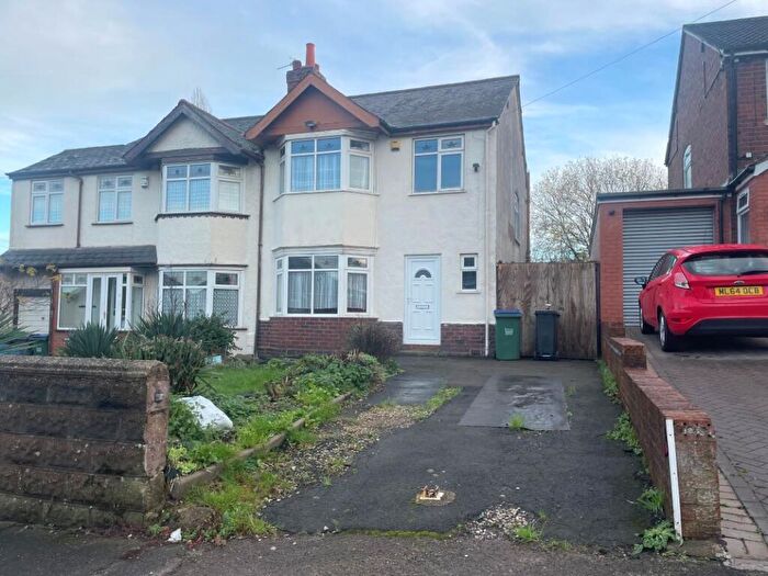 3 Bedroom Semi-Detached House For Sale In Lower City Road, Tividale, Oldbury, B69