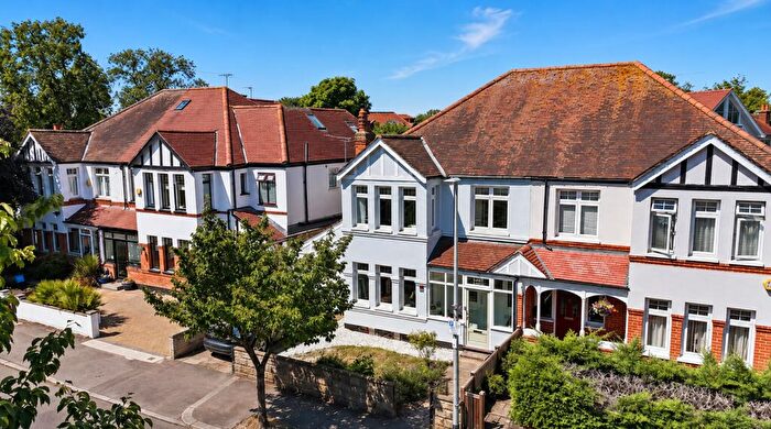 4 Bedroom House For Sale In Langley Drive, Wanstead, E11
