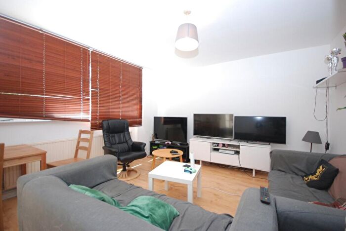 4 Bedroom Town House To Rent In Dornton Road, Balham, SW12