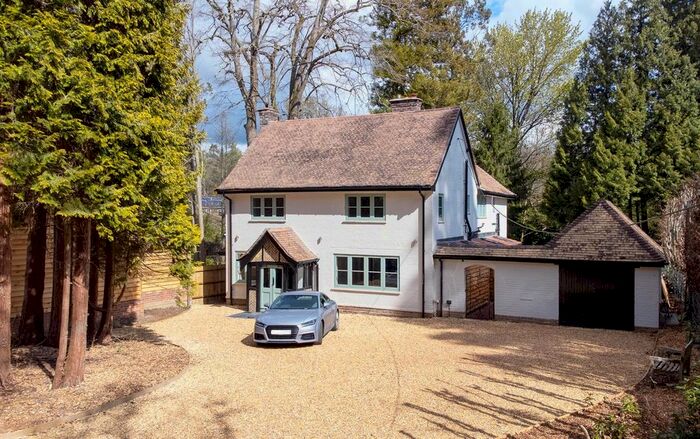 4 Bedroom Detached House For Sale In Woodlands Road, Ashurst, Southampton, SO40