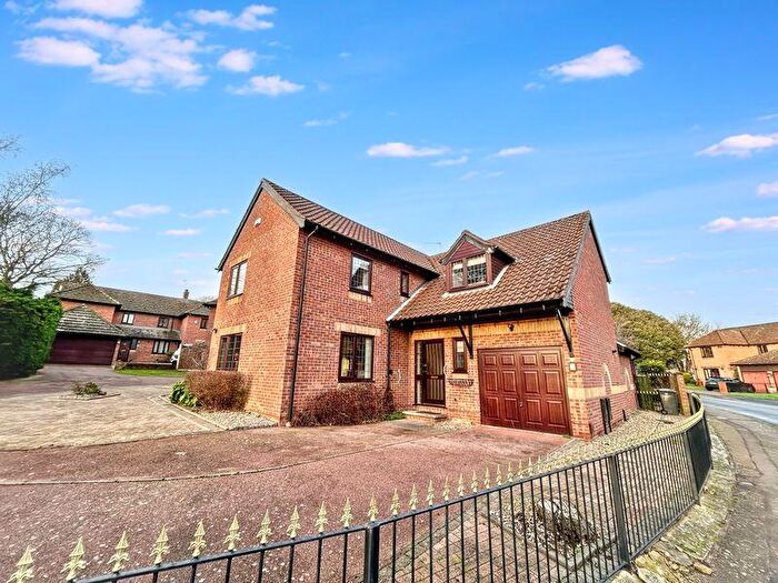 4 Bedroom Detached House For Sale In Cotman Drive, Bradwell, NR31