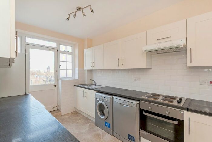 2 Bedroom Flat To Rent In Coram Street, London, WC1N